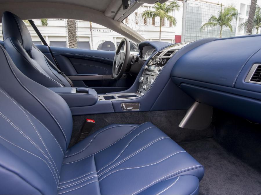 Интерьер Aston Martin DB9 2012 года  (NA) (фото 21 из 24)
